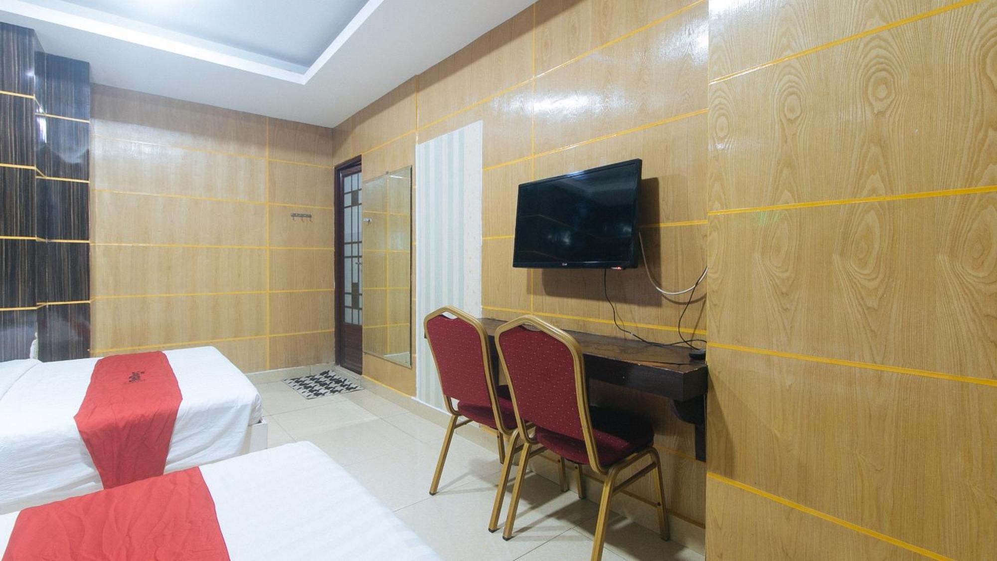 Reddoorz At Winter Hotel Araneta Quezon City Exterior photo